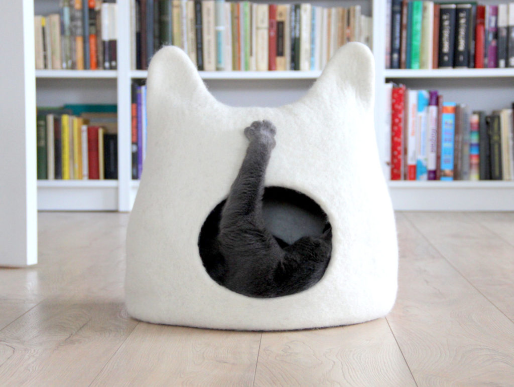 felted cat head cat bed